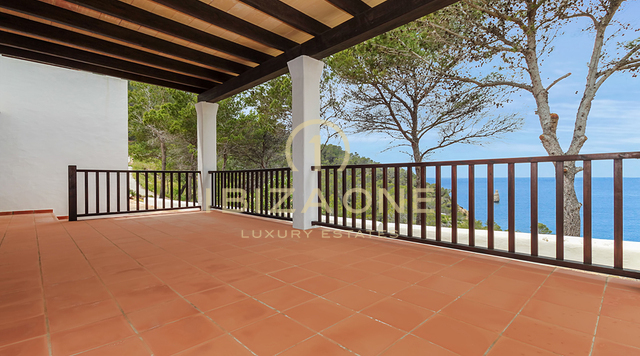 Primera línea de mar / villas en primera línea / villas frente al mar: 2 villas con acceso al mar y a la playa en venta, Ibiza - Primera línea de mar / villas en primera línea / villas frente al mar: 2 villas con acceso al mar y a la playa en alquiler, Ibiza
