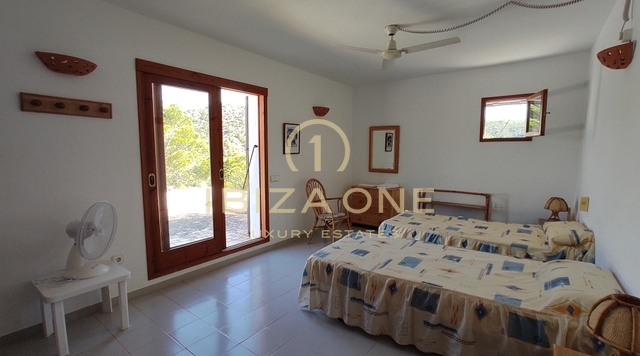 Primera línea de mar / villas en primera línea / villas frente al mar: 2 villas con acceso al mar y a la playa en venta, Ibiza - Primera línea de mar / villas en primera línea / villas frente al mar: 2 villas con acceso al mar y a la playa en alquiler, Ibiza