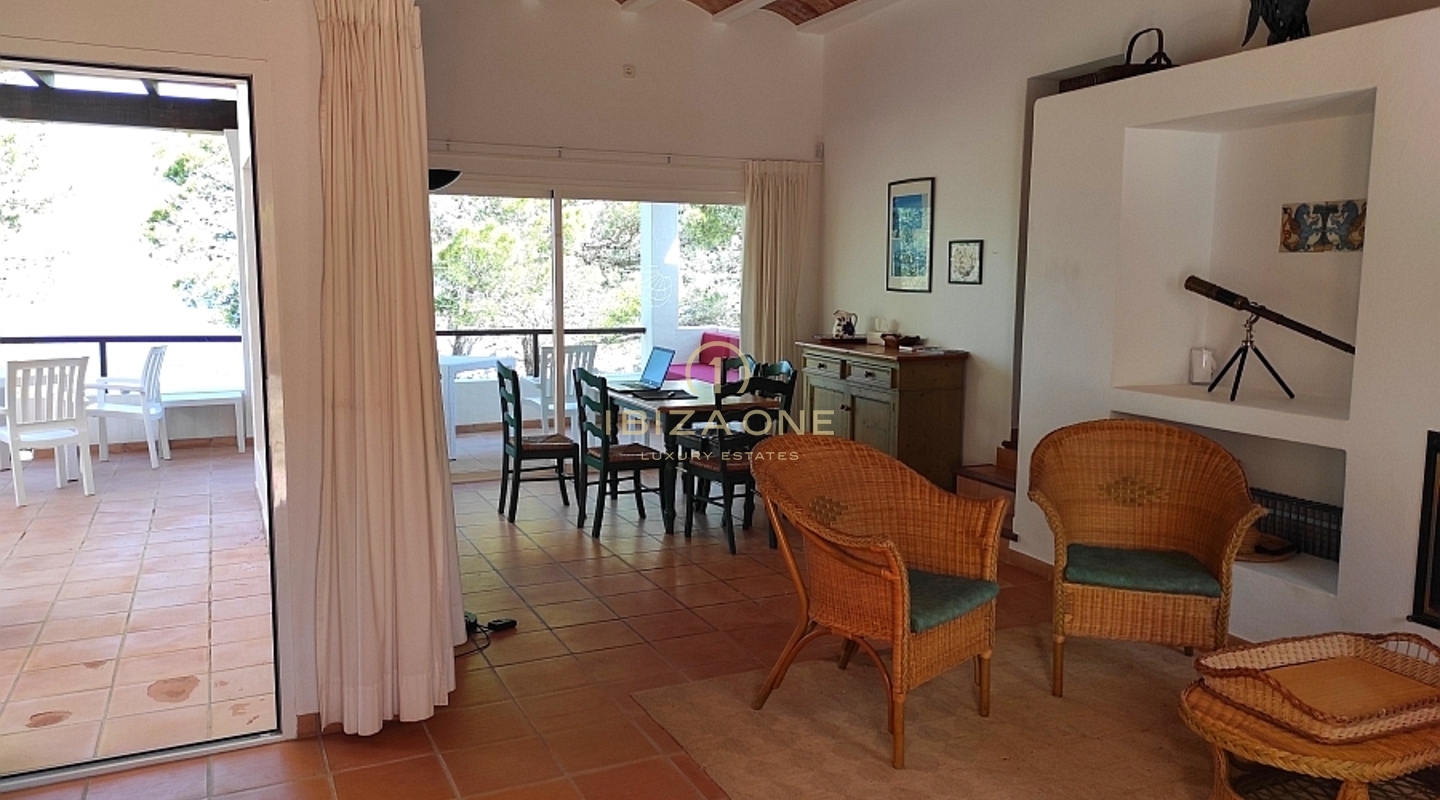 Première ligne de mer / villas en bord de mer / villas pieds dans l'eau : 2 villas avec accès mer et plage à vendre, Ibiza - Première ligne de mer / villas en bord de mer / villas pieds dans l'eau : 2 villas avec accès mer et plage à louer, Ibiza