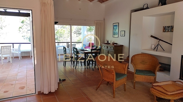 Première ligne de mer / villas en bord de mer / villas pieds dans l'eau : 2 villas avec accès mer et plage à vendre, Ibiza - Première ligne de mer / villas en bord de mer / villas pieds dans l'eau : 2 villas avec accès mer et plage à louer, Ibiza