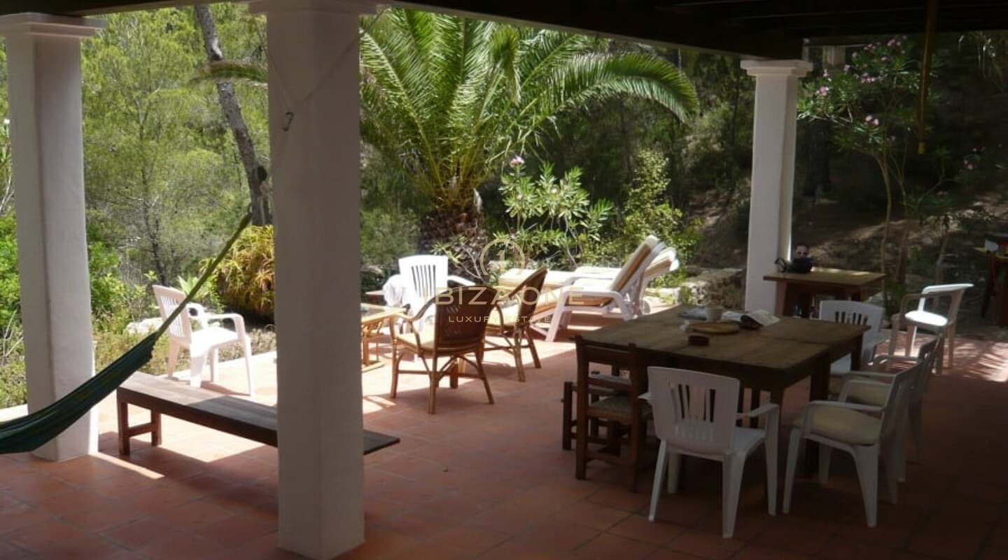 Première ligne de mer / villas en bord de mer / villas pieds dans l'eau : 2 villas avec accès mer et plage à vendre, Ibiza - Première ligne de mer / villas en bord de mer / villas pieds dans l'eau : 2 villas avec accès mer et plage à louer, Ibiza
