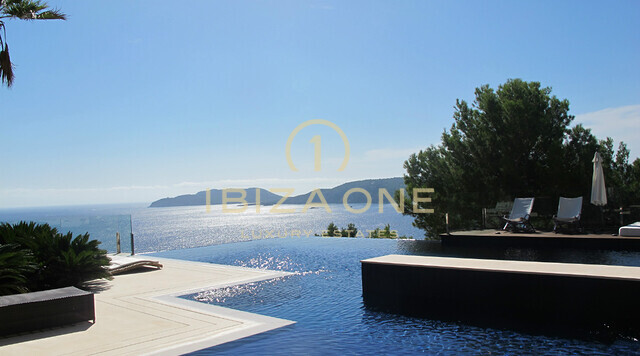 Propiedad de lujo en primera línea de mar con acceso al mar - propiedad frente al mar - villa en primera línea de mar en venta, Ibiza - Propiedad de lujo en primera línea de mar con acceso al mar - propiedad frente al mar - villa en primera línea de mar en alquiler, Ibiza