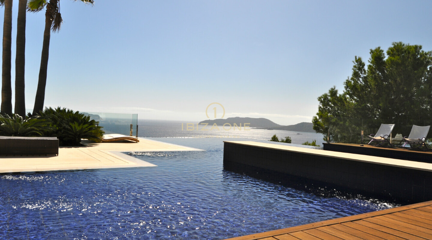 Propiedad de lujo en primera línea de mar con acceso al mar - propiedad frente al mar - villa en primera línea de mar en venta, Ibiza - Propiedad de lujo en primera línea de mar con acceso al mar - propiedad frente al mar - villa en primera línea de mar en alquiler, Ibiza