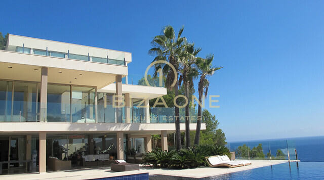 Propriété de luxe en première ligne de mer avec accès à la mer - propriété pieds dans l'eau - villa en première ligne de mer à vendre, Ibiza - Propriété de luxe en première ligne de mer avec accès à la mer - propriété pieds dans l'eau - villa en première ligne de mer à louer, Ibiza