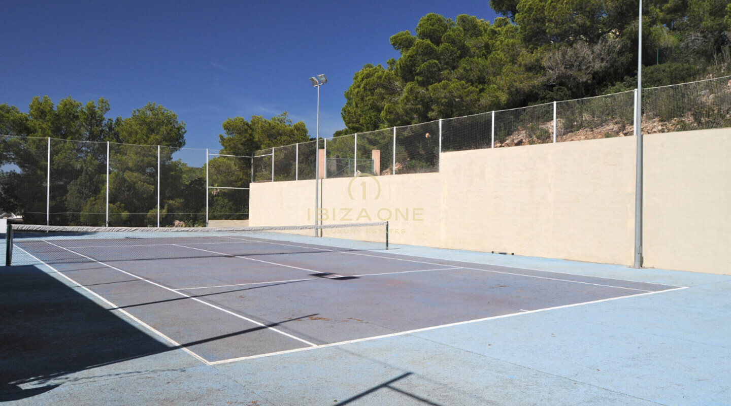 Propiedad de lujo en primera línea de mar con acceso al mar - propiedad frente al mar - villa en primera línea de mar en venta, Ibiza - Propiedad de lujo en primera línea de mar con acceso al mar - propiedad frente al mar - villa en primera línea de mar en alquiler, Ibiza