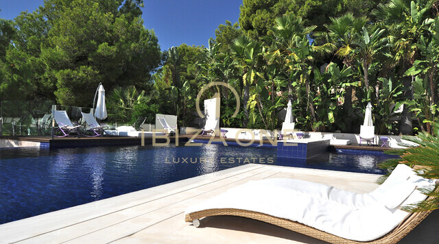 Propriété de luxe en première ligne de mer avec accès à la mer - propriété pieds dans l'eau - villa en première ligne de mer à vendre, Ibiza - Propriété de luxe en première ligne de mer avec accès à la mer - propriété pieds dans l'eau - villa en première ligne de mer à louer, Ibiza