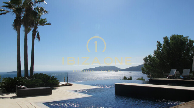 Propriété de luxe en première ligne de mer avec accès à la mer - propriété pieds dans l'eau - villa en première ligne de mer à vendre, Ibiza - Propriété de luxe en première ligne de mer avec accès à la mer - propriété pieds dans l'eau - villa en première ligne de mer à louer, Ibiza