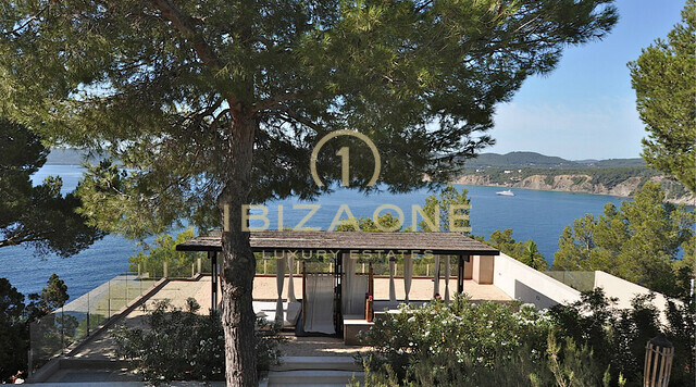 Propriété de luxe en première ligne de mer avec accès à la mer - propriété pieds dans l'eau - villa en première ligne de mer à vendre, Ibiza - Propriété de luxe en première ligne de mer avec accès à la mer - propriété pieds dans l'eau - villa en première ligne de mer à louer, Ibiza