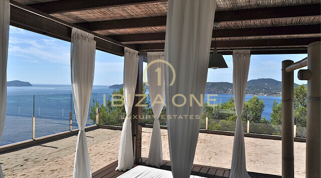Luxusimmobilie in erster Meereslinie mit Meerzugang - Immobilie am Wasser - Villa in erster Meereslinie zu verkaufen, Ibiza - Luxusimmobilie in erster Meereslinie mit Meerzugang - Immobilie am Wasser - Villa in erster Meereslinie zu vermieten, Ibiza