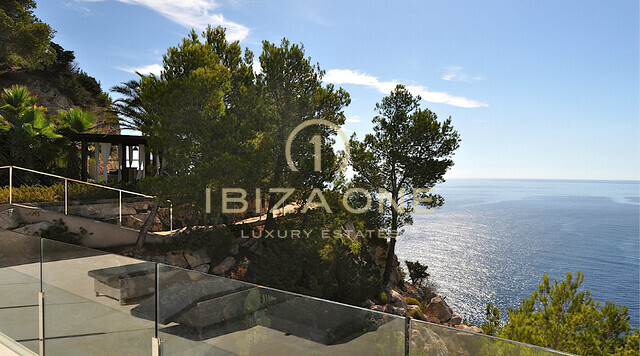 Luxusimmobilie in erster Meereslinie mit Meerzugang - Immobilie am Wasser - Villa in erster Meereslinie zu verkaufen, Ibiza - Luxusimmobilie in erster Meereslinie mit Meerzugang - Immobilie am Wasser - Villa in erster Meereslinie zu vermieten, Ibiza