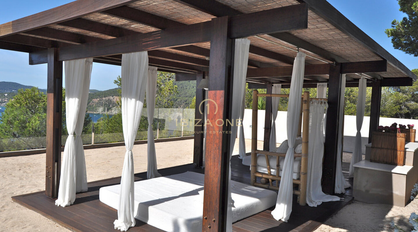 Propriété de luxe en première ligne de mer avec accès à la mer - propriété pieds dans l'eau - villa en première ligne de mer à vendre, Ibiza - Propriété de luxe en première ligne de mer avec accès à la mer - propriété pieds dans l'eau - villa en première ligne de mer à louer, Ibiza