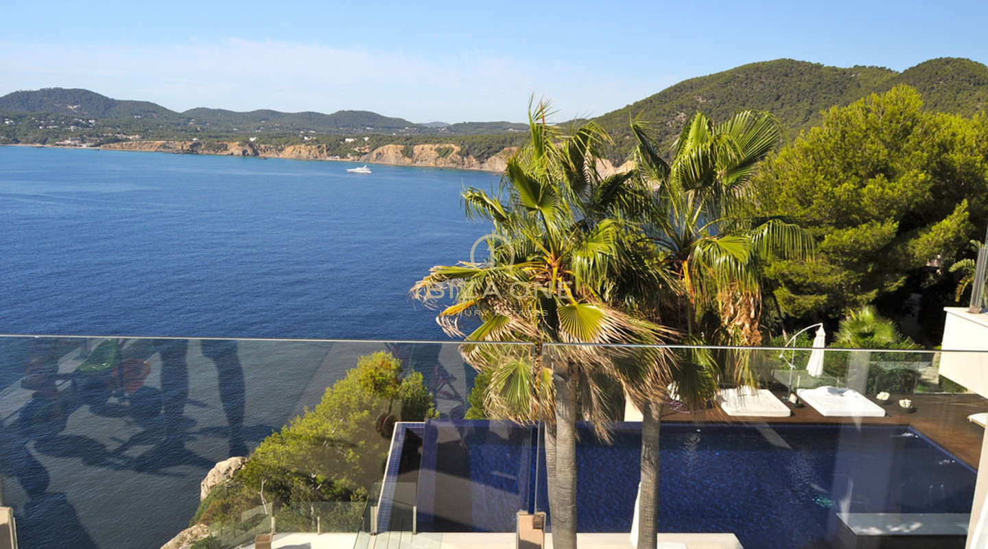 Propriété de luxe en première ligne de mer avec accès à la mer - propriété pieds dans l'eau - villa en première ligne de mer à vendre, Ibiza - Propriété de luxe en première ligne de mer avec accès à la mer - propriété pieds dans l'eau - villa en première ligne de mer à louer, Ibiza