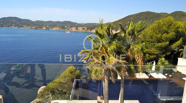 Propriété de luxe en première ligne de mer avec accès à la mer - propriété pieds dans l'eau - villa en première ligne de mer à vendre, Ibiza - Propriété de luxe en première ligne de mer avec accès à la mer - propriété pieds dans l'eau - villa en première ligne de mer à louer, Ibiza