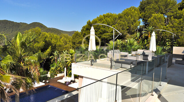 Propriété de luxe en première ligne de mer avec accès à la mer - propriété pieds dans l'eau - villa en première ligne de mer à vendre, Ibiza - Propriété de luxe en première ligne de mer avec accès à la mer - propriété pieds dans l'eau - villa en première ligne de mer à louer, Ibiza