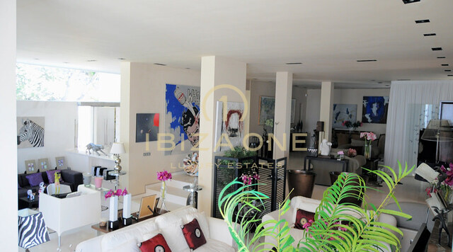 Luxusimmobilie in erster Meereslinie mit Meerzugang - Immobilie am Wasser - Villa in erster Meereslinie zu verkaufen, Ibiza - Luxusimmobilie in erster Meereslinie mit Meerzugang - Immobilie am Wasser - Villa in erster Meereslinie zu vermieten, Ibiza