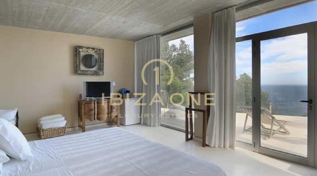 Propiedad de lujo en primera línea de mar con acceso al mar - propiedad frente al mar - villa en primera línea de mar en venta, Ibiza - Propiedad de lujo en primera línea de mar con acceso al mar - propiedad frente al mar - villa en primera línea de mar en alquiler, Ibiza