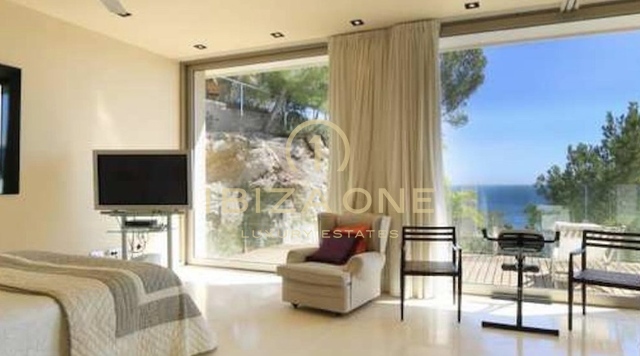Propriété de luxe en première ligne de mer avec accès à la mer - propriété pieds dans l'eau - villa en première ligne de mer à vendre, Ibiza - Propriété de luxe en première ligne de mer avec accès à la mer - propriété pieds dans l'eau - villa en première ligne de mer à louer, Ibiza
