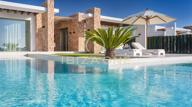 Modern gestaltete Luxusvilla mit Panoramablick auf das Meer zu verkaufen, Ibiza - Modern gestaltete Luxusvilla mit Panoramablick auf das Meer zu vermieten, Ibiza