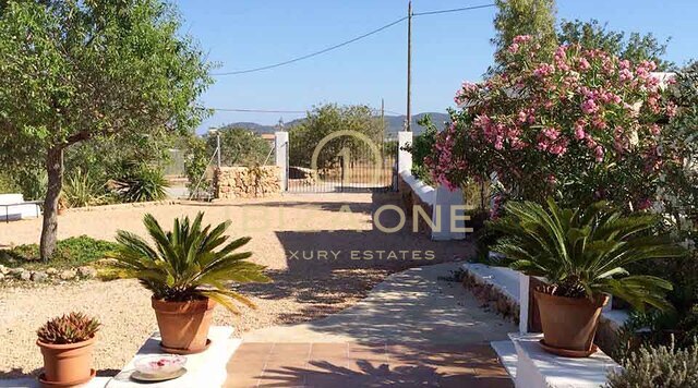 Nice luxury house with great outdoor area that luxury villa is also for sale, Ibiza - Nice luxury house with great outdoor area that luxury villa is also for rent, Ibiza