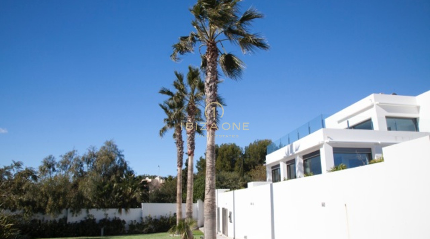 Villa de luxe moderne en bord de mer - maison en bord de mer avec accès à la mer à louer, Ibiza