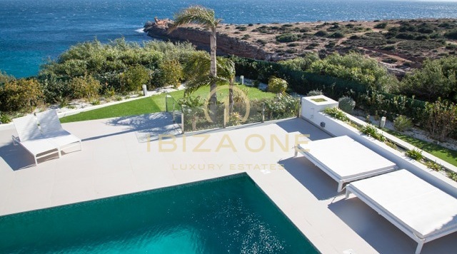 Moderne luxuriöse Villa in erster Meereslinie - Haus am Wasser mit Meerzugang zu vermieten, Ibiza