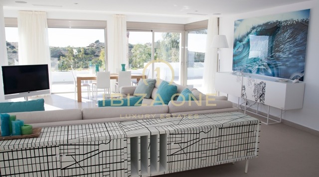 Moderne luxe villa aan zee - huis aan het water met toegang tot de zee te huur, Ibiza