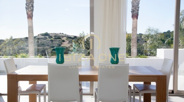 Villa de luxe moderne en bord de mer - maison en bord de mer avec accès à la mer à louer, Ibiza