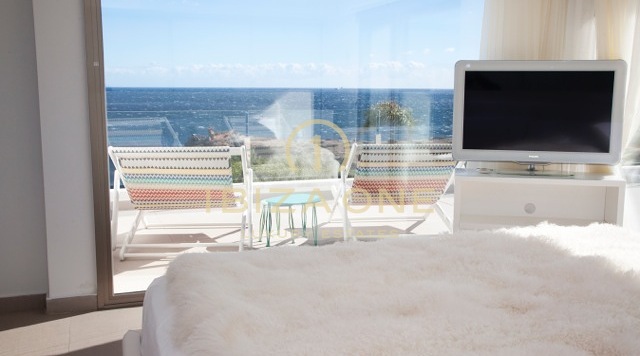 Villa de luxe moderne en bord de mer - maison en bord de mer avec accès à la mer à louer, Ibiza