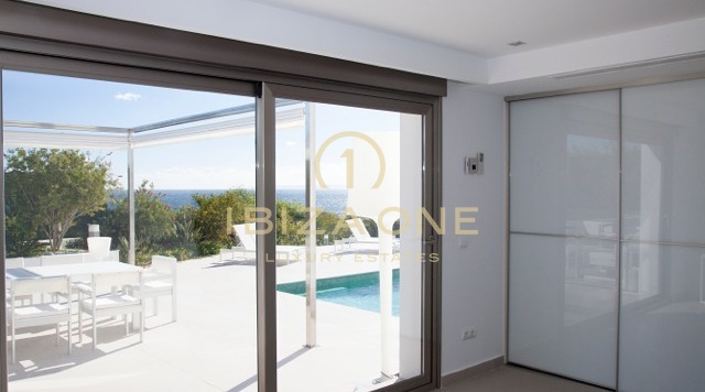 Villa de luxe moderne en bord de mer - maison en bord de mer avec accès à la mer à louer, Ibiza