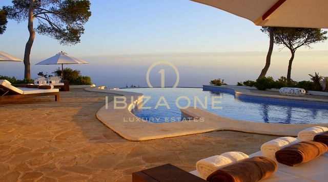 Splendida villa di lusso in stile finca con vista mare a 260 ° in affitto