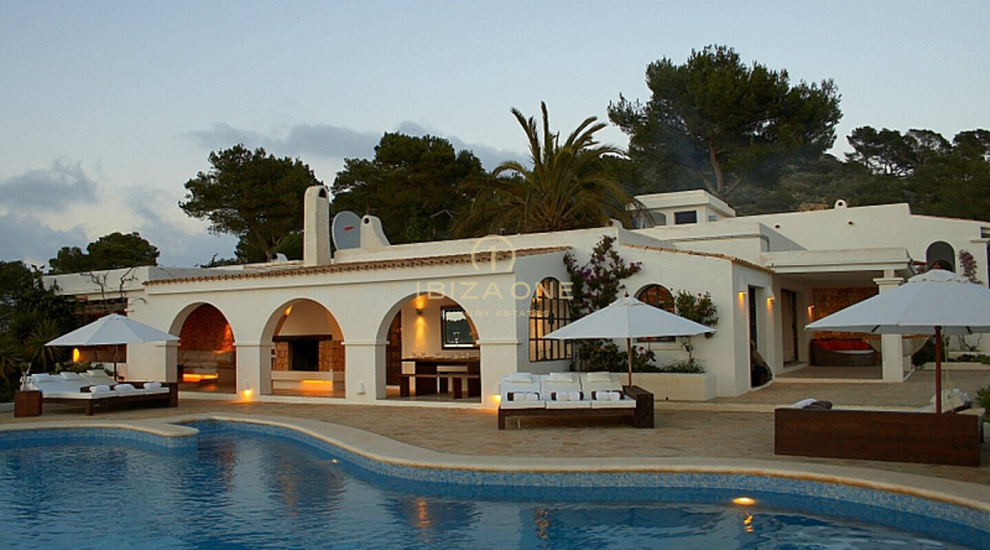 Superbe villa de luxe en style finca avec vue mer à 260 ° à louer