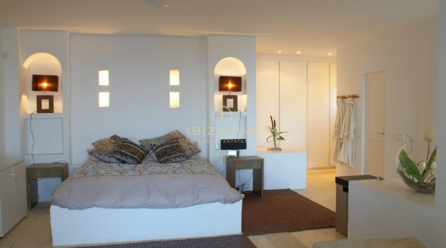 Prachtige luxe villa in finca stijl met 260 ° zeezicht te huur