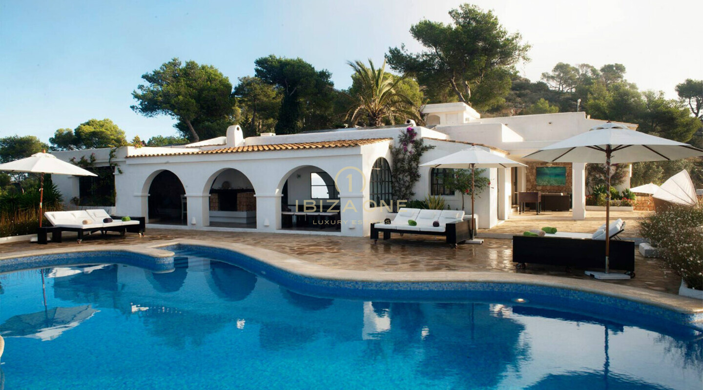Superbe villa de luxe en style finca avec vue mer à 260 ° à louer