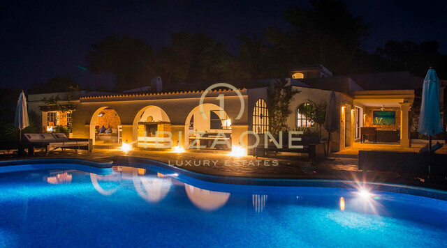 Superbe villa de luxe en style finca avec vue mer à 260 ° à louer