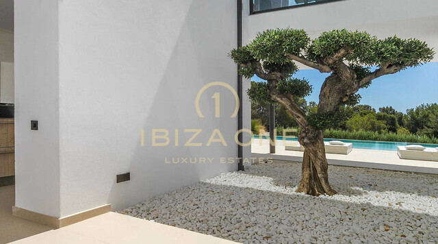 Supermoderne Luxusvilla mit fantastischem Meerblick zu vermieten in Es Cubells / Vista Alegre, Ibiza