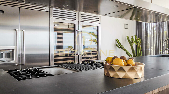 Supermoderne Luxusvilla mit fantastischem Meerblick zu vermieten in Es Cubells / Vista Alegre, Ibiza