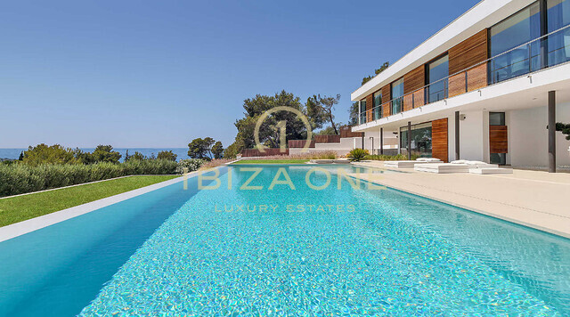 Supermoderne Luxusvilla mit fantastischem Meerblick zu vermieten in Es Cubells / Vista Alegre, Ibiza