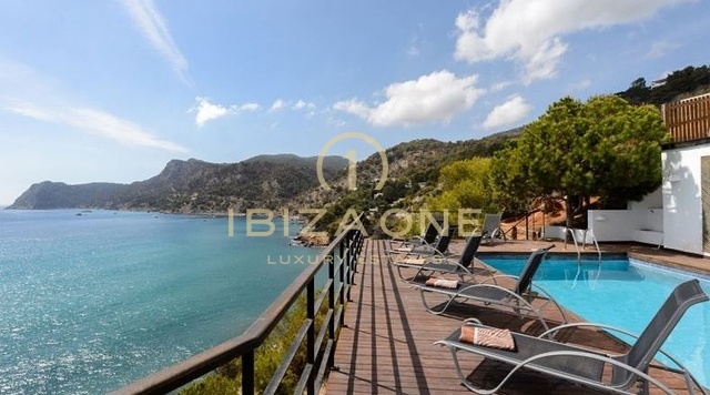 Exclusiva villa en primera línea de mar en venta, Ibiza - Exclusiva villa en primera línea de mar en alquiler, Ibiza