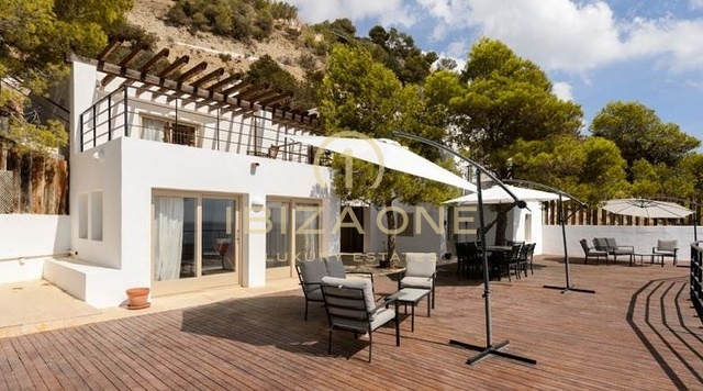 Exclusiva villa en primera línea de mar en venta, Ibiza - Exclusiva villa en primera línea de mar en alquiler, Ibiza
