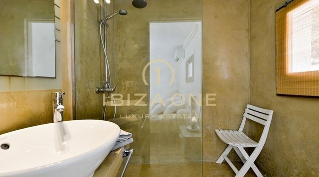 Exclusieve villa aan zee / waterkant / eerste lijn zee te koop, Ibiza - Exclusieve villa aan zee / waterkant / eerste lijn zee te huur, Ibiza