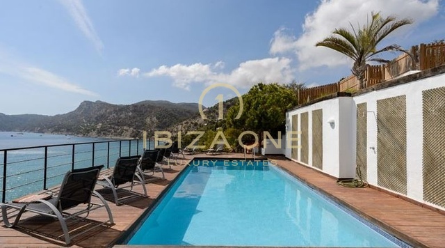 Exclusiva villa en primera línea de mar en venta, Ibiza - Exclusiva villa en primera línea de mar en alquiler, Ibiza