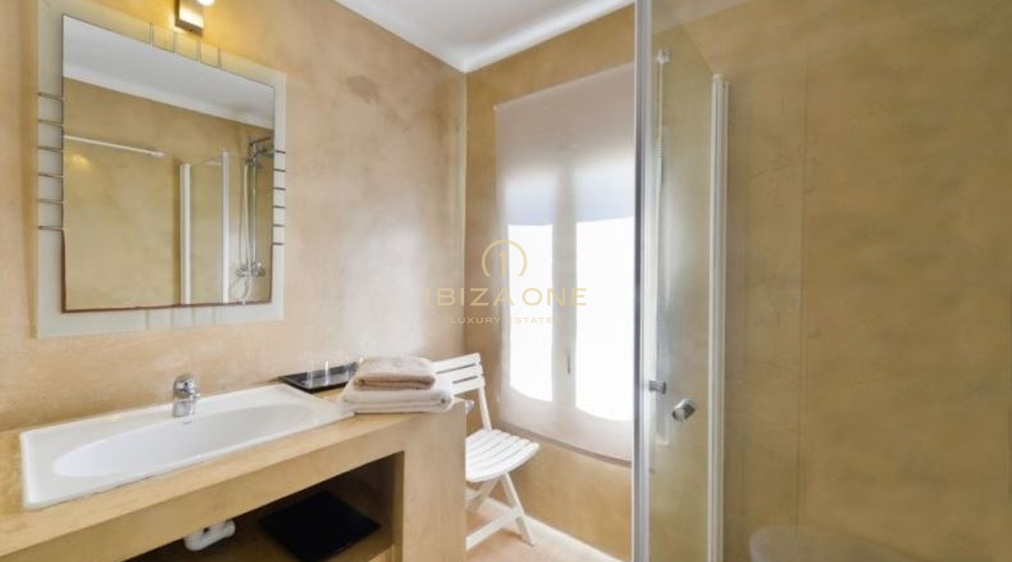 Exclusieve villa aan zee / waterkant / eerste lijn zee te koop, Ibiza - Exclusieve villa aan zee / waterkant / eerste lijn zee te huur, Ibiza