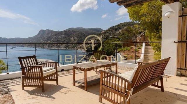 Exclusiva villa en primera línea de mar en venta, Ibiza - Exclusiva villa en primera línea de mar en alquiler, Ibiza