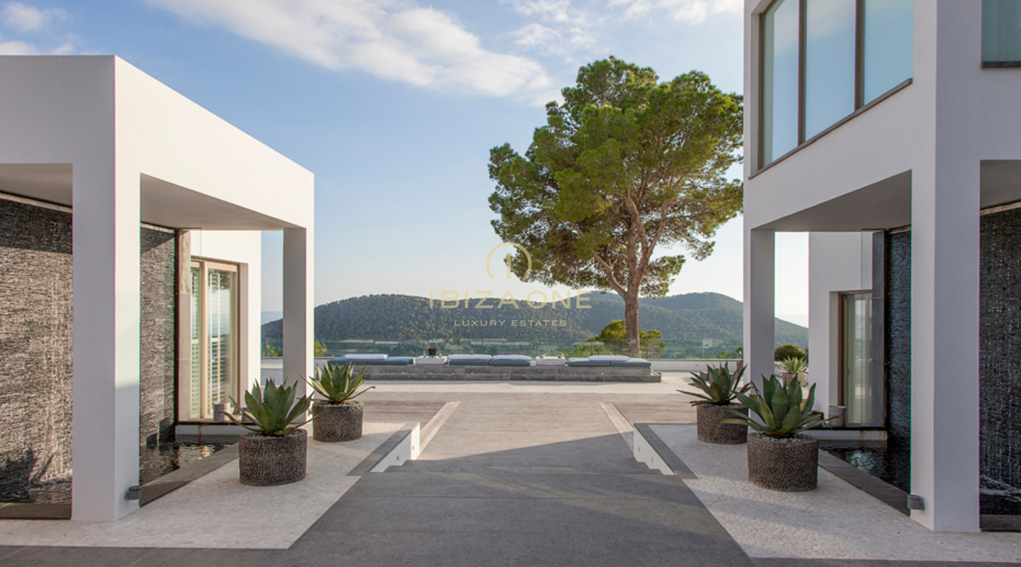 Moderne Luxusvilla mit Gästehaus zu verkaufen und zu vermieten, Ibiza