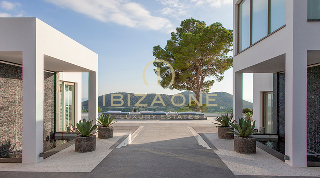 Villa de luxe moderne avec maison d'hôtes à vendre et à louer, Ibiza