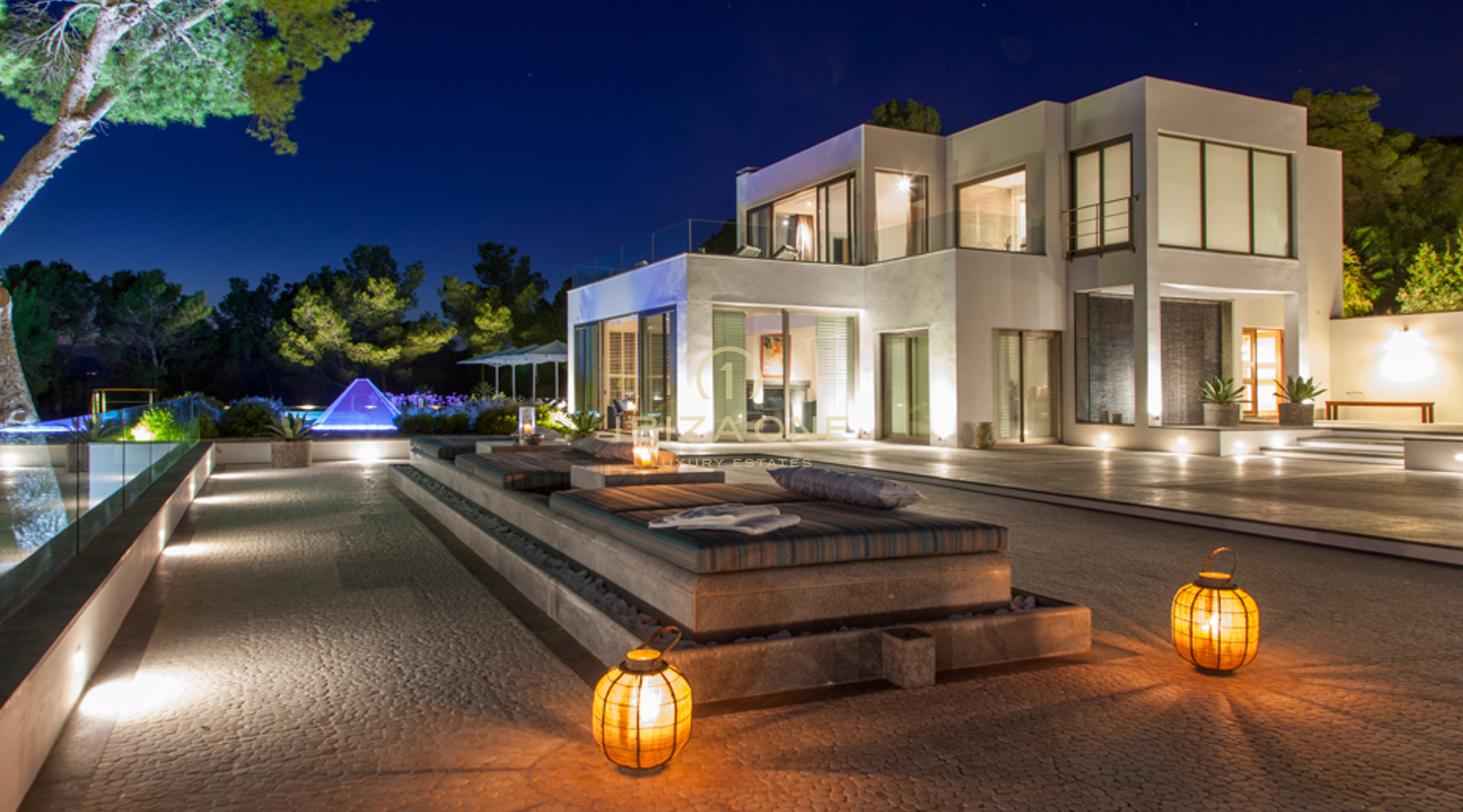 Moderne Luxusvilla mit Gästehaus zu verkaufen und zu vermieten, Ibiza