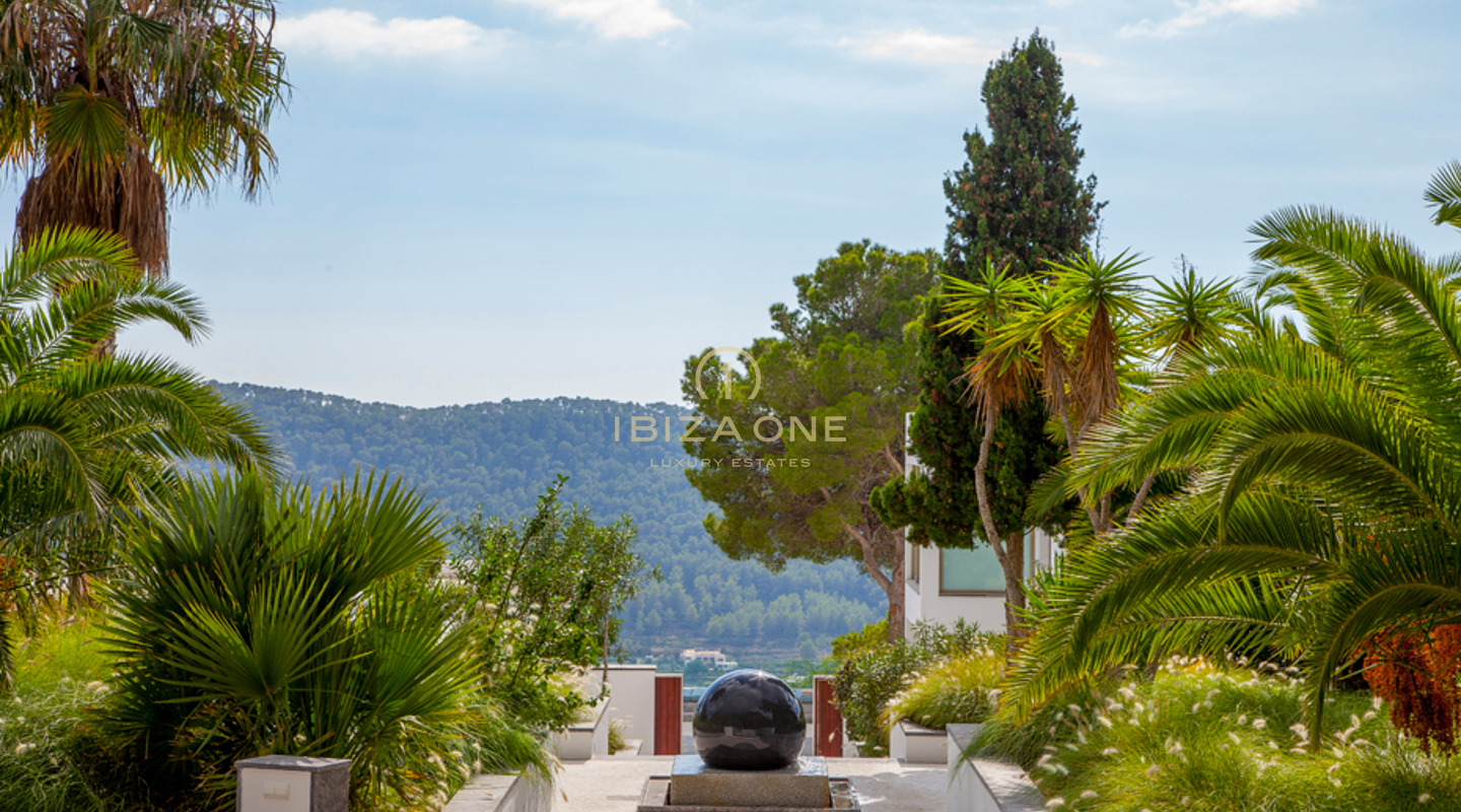 Moderne luxe villa met gastenverblijf te koop en te huur, Ibiza