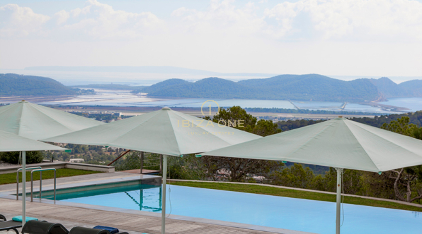 Moderne Luxusvilla mit Gästehaus zu verkaufen und zu vermieten, Ibiza