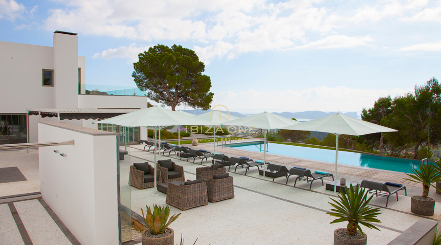 Moderne Luxusvilla mit Gästehaus zu verkaufen und zu vermieten, Ibiza
