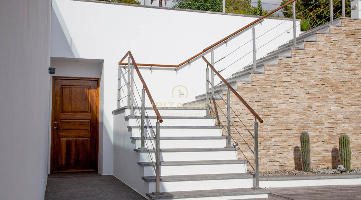 Moderne Luxusvilla mit Gästehaus zu verkaufen und zu vermieten, Ibiza